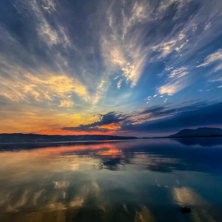 A Lake, A Mountain And The House With The Red Door Clearlake Dış mekan fotoğraf