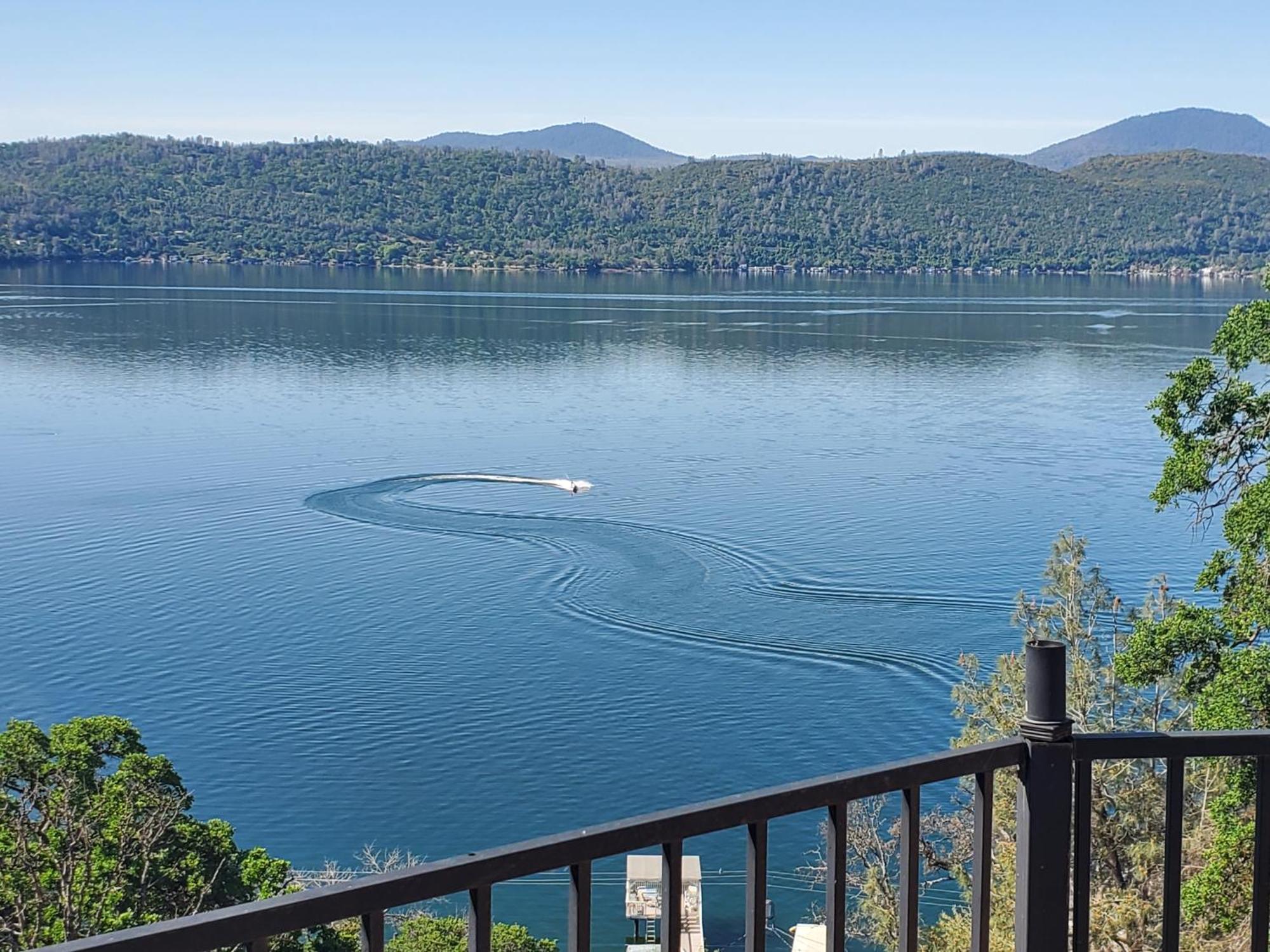 A Lake, A Mountain And The House With The Red Door Clearlake Dış mekan fotoğraf
